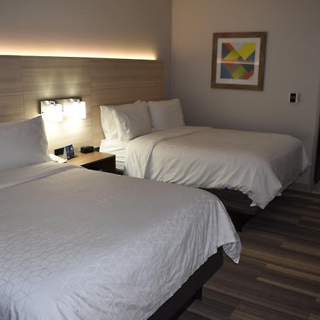 Holiday Inn Express Hotel & Suites Mcpherson By Ihg Kültér fotó