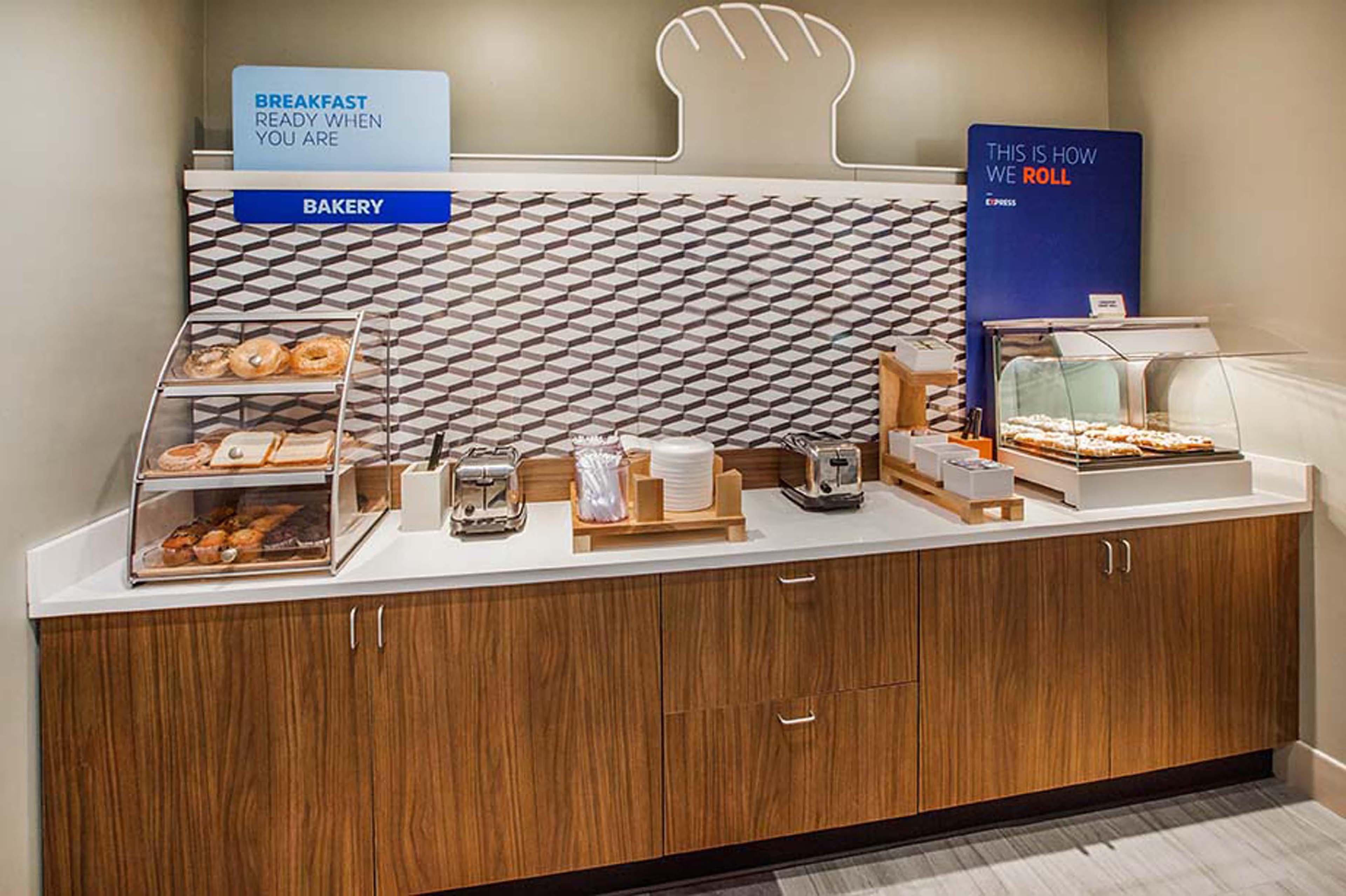 Holiday Inn Express Hotel & Suites Mcpherson By Ihg Kültér fotó