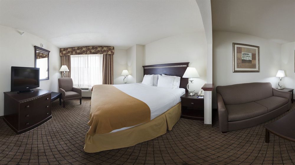 Holiday Inn Express Hotel & Suites Mcpherson By Ihg Kültér fotó