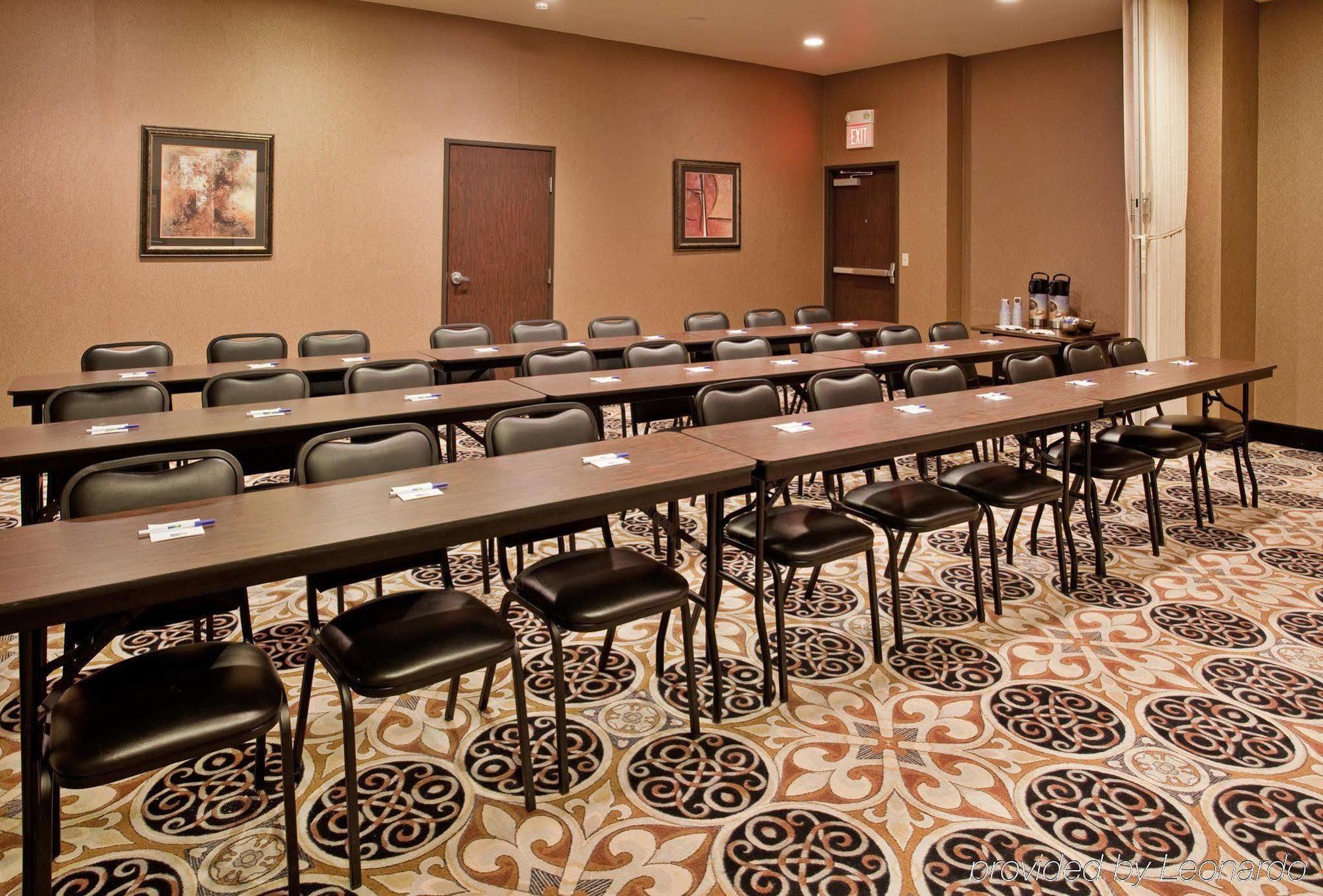 Holiday Inn Express Hotel & Suites Mcpherson By Ihg Létesítmények fotó