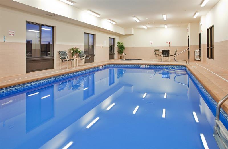 Holiday Inn Express Hotel & Suites Mcpherson By Ihg Kültér fotó